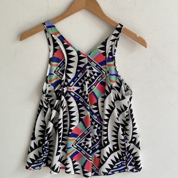 Xhiliaration Sleeveless Tribal print Top, Size M - Picture 5 of 5